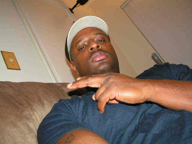 Date this young United States man Steven from Hampton US988