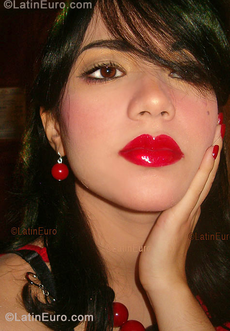 Date this delightful Dominican Republic girl Cindy from Santo Domingo DO426