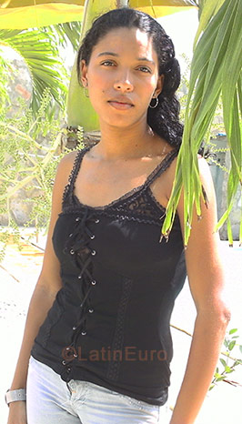 Date this lovely Colombia girl Sandris from Maicao CO452