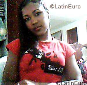 Date this hard body Dominican Republic girl Damaris Inmaculada from Santo Domingo DO472