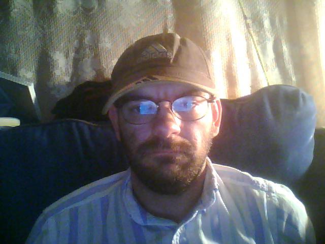 Date this happy Canada man Adamrjrogers from Guelph CA40