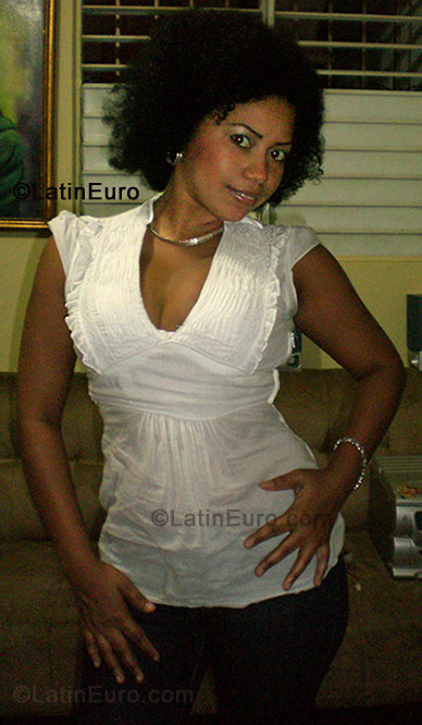 Date this passionate Dominican Republic girl Madelin from Santiago DO522