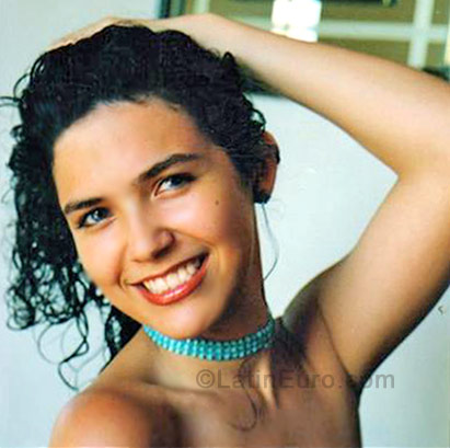 Date this nice looking Brazil girl Isabella from Campinas BR758