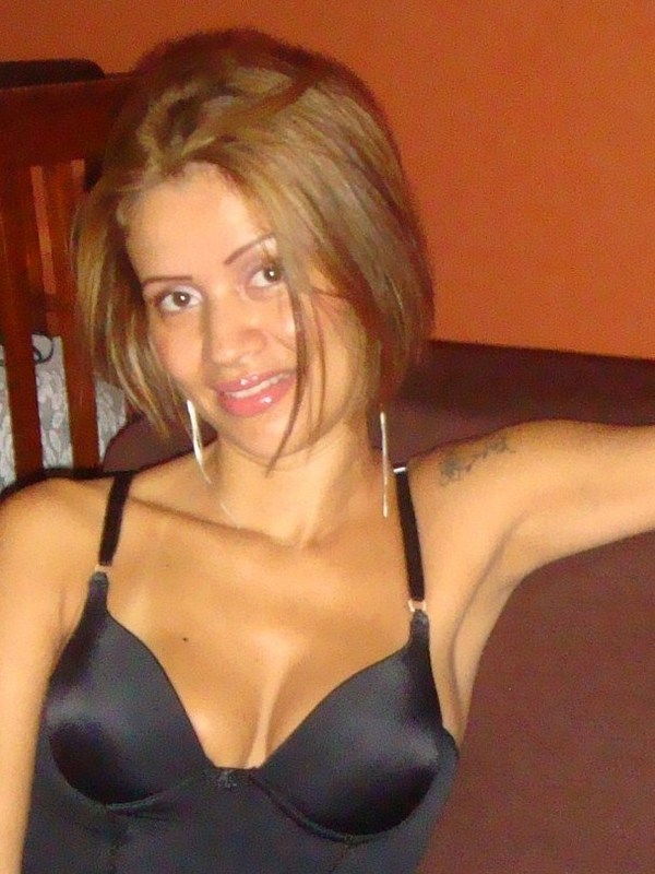 Date this foxy Brazil girl Geovanaferraz from Santos BR767