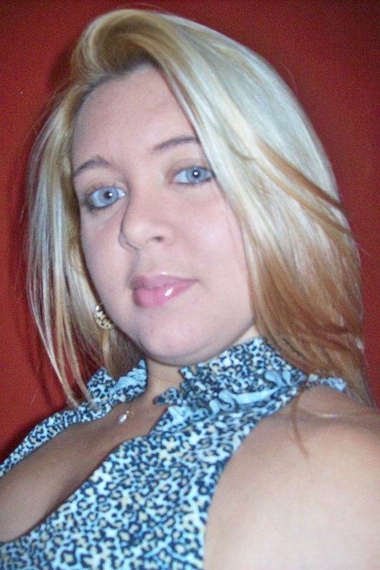Date this happy Brazil girl Dany from Rio De Janeiro BR809