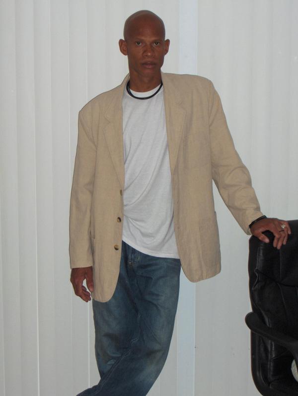 Date this georgeous United States man Bugzbunny from Hollywood US1724