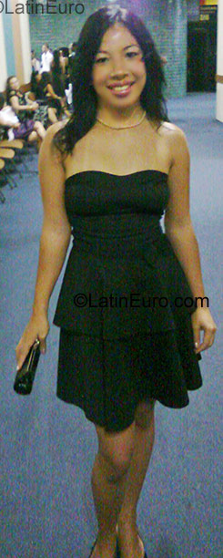 Date this sensual Brazil girl Sara from Salvador BR853