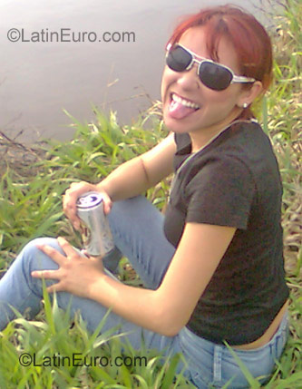 Date this attractive Brazil girl Gisele from Ortigueira BR855