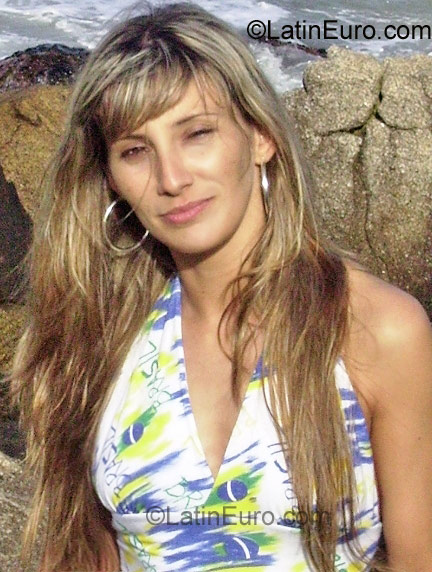 Date this happy Brazil girl Luciana from Porto Alegre BR869