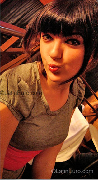 Date this gorgeous Brazil girl Mel from Sao Borja BR908