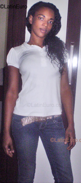 Date this sultry Brazil girl Janaina from Rio Bonito BR915