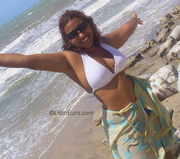 Date this happy Brazil girl Denise Dominique from  BR927