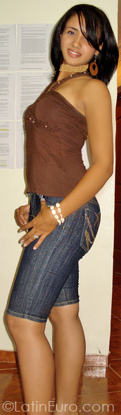 Date this cute Dominican Republic girl Angelie Stephania from Salcedo DO699