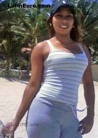 Date this hot Dominican Republic girl Candy from Santo Domimgo DO700