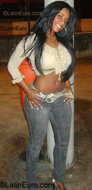Date this happy Brazil girl Preta from Rio De Janeiro BR940