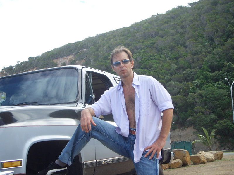 Date this young New Caledonia man Doubledged from Noumea NC1