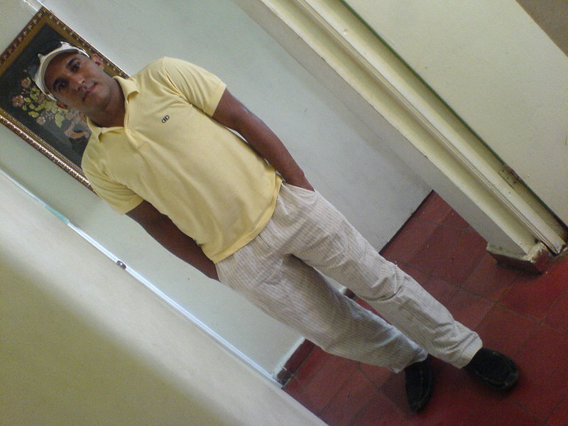 Date this pretty Dominican Republic man Oscauris from Rep Dominicana DO819