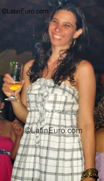 Date this voluptuous Brazil girl Vivian from Serrana BR1065