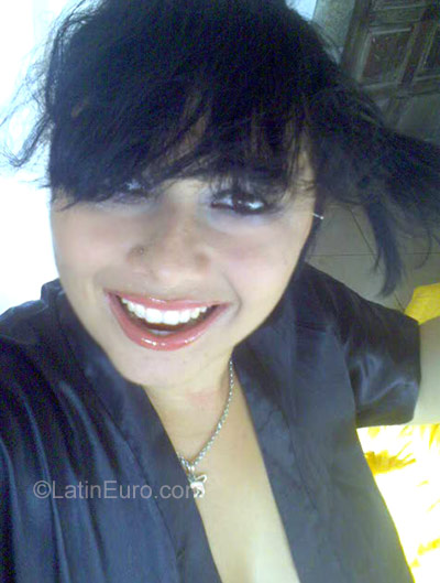 Date this cute Brazil girl Priscila from Salvador BR1084
