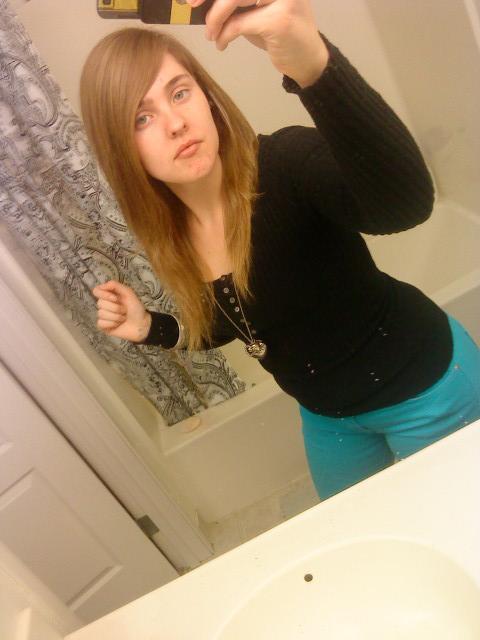 Date this georgeous United States girl LMXFLAWSNALL from Riverside US2485