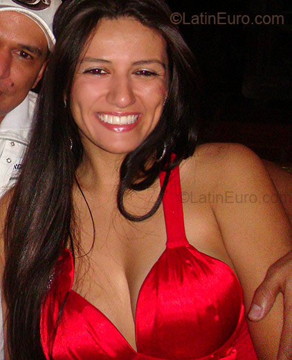 Date this hard body Brazil girl Vanessa from Belo Horizonte BR1116