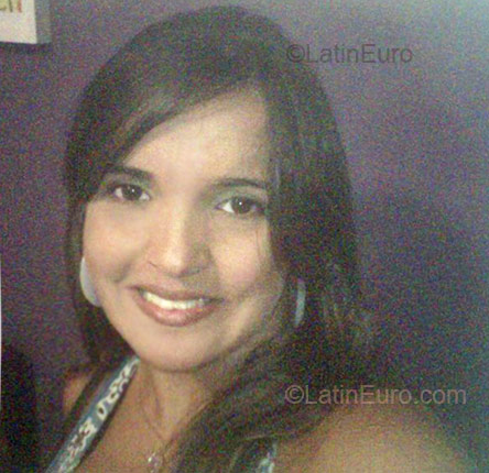 Date this charming Brazil girl Fernanda from Rio de Janeiro BR1262