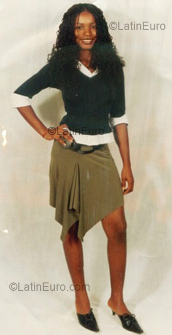 Date this athletic Cameroon girl Laure Ernestine from Yaounde CM17