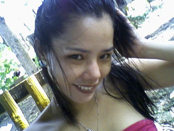 Date this nice looking Philippines girl Julliet from Cebu PH148