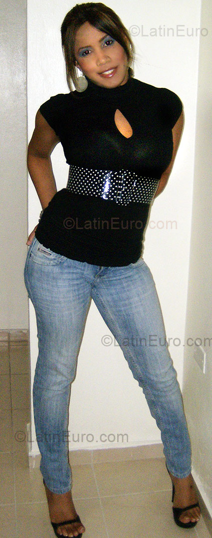 Date this passionate Dominican Republic girl Eridania nicaury from Santo Domingo DO1208