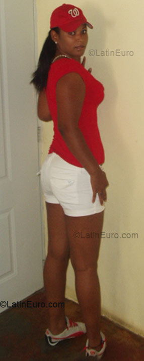 Date this athletic Dominican Republic girl Yaniris from Dajabon DO1364