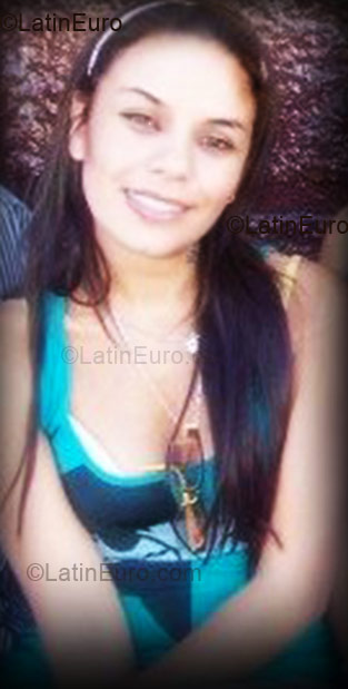 Date this attractive Colombia girl Patricia from Bogota CO1264