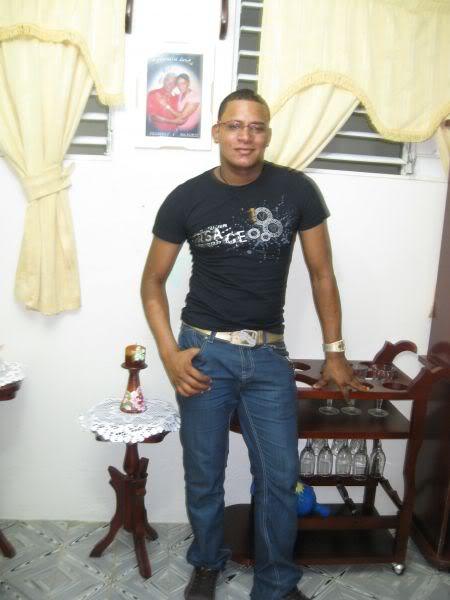 Date this happy Dominican Republic man Amauris alexander from Santiago DO1387