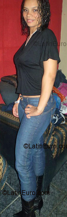 Date this happy Brazil girl Jessica Hellen from Rio De Janeiro BR1644