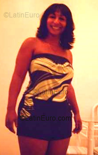 Date this passionate Brazil girl Elaine from Curitiba BR1647