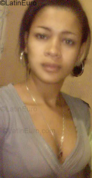 Date this attractive Dominican Republic girl Dariela from Santo Domingo DO1602