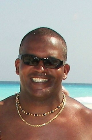 Date this sultry United States man Luther from Ontario US3818