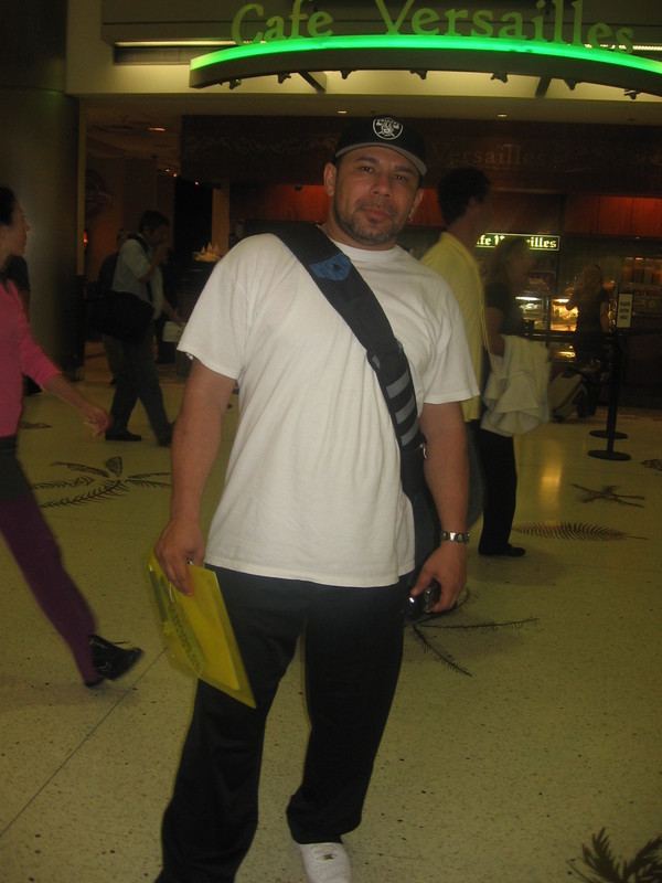 Date this tall United States man Johnny69 from Allentown US3826
