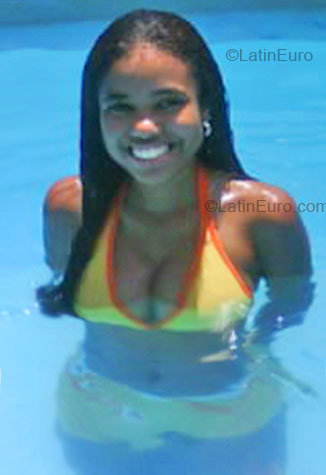 Date this delightful Brazil girl Fernanda Paula from Guaratingueta BR1768