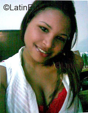 Date this athletic Dominican Republic girl Melina from Cotui DO1799