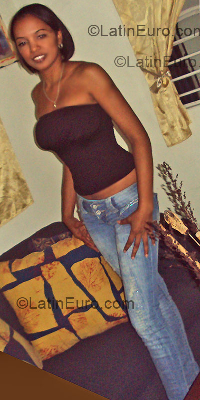 Date this beautiful Dominican Republic girl Alexandra from Santo Domingo DO1851