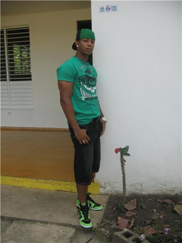 Date this charming Dominican Republic man Rafael from Santo Domingo DO1902