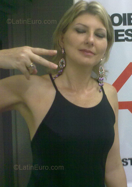 Date this sultry Brazil girl Nice from Cascavel BR1815