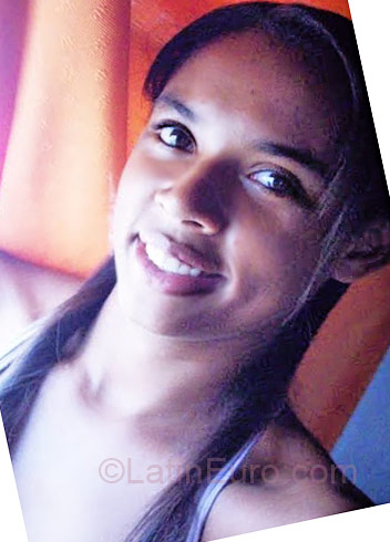 Date this sensual Brazil girl Aparecida Cristina from Caraubas BR1867