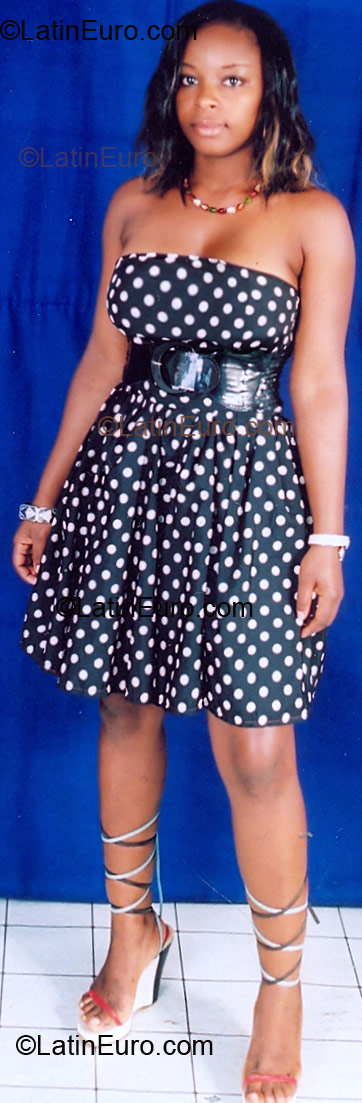 Date this sultry Cameroon girl Glawdyce from Yaounde CM42
