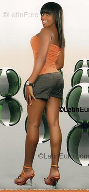 Date this young Colombia girl Liny Victoria from Cali CO1799