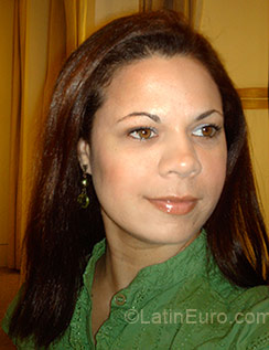 Date this lovely Brazil girl Renata from Sao Paulo BR1922