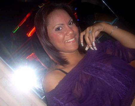 Date this foxy United States girl Ney from Santo Domingo DO2392