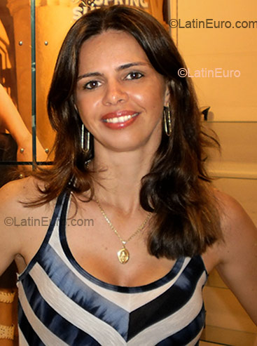 Date this pretty Brazil girl Tatiana from Campo Grande BR2094