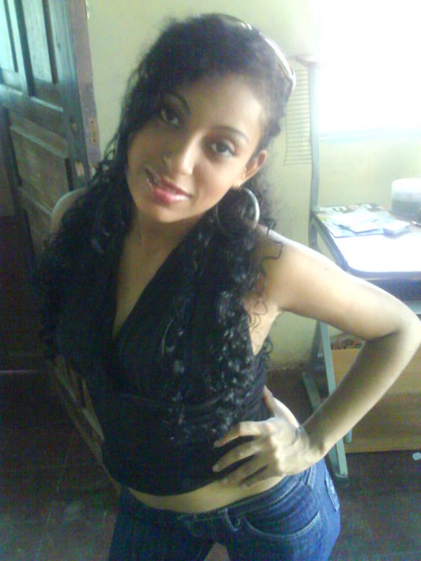 Date this hard body Honduras girl Cindy15_cla from San Pedro Sula HN35