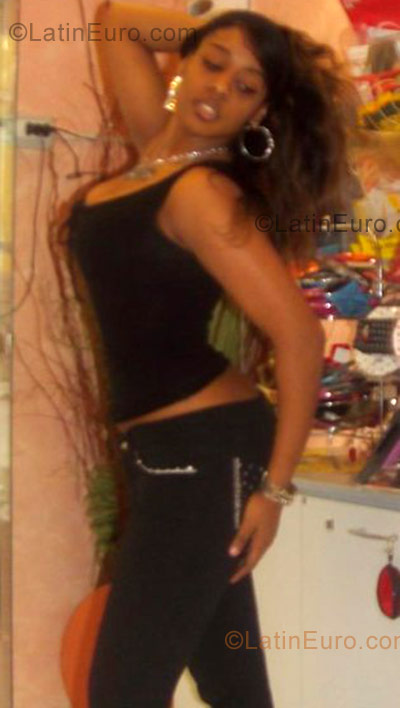 Date this funny Italy girl Gisselle from Frosinone IT76